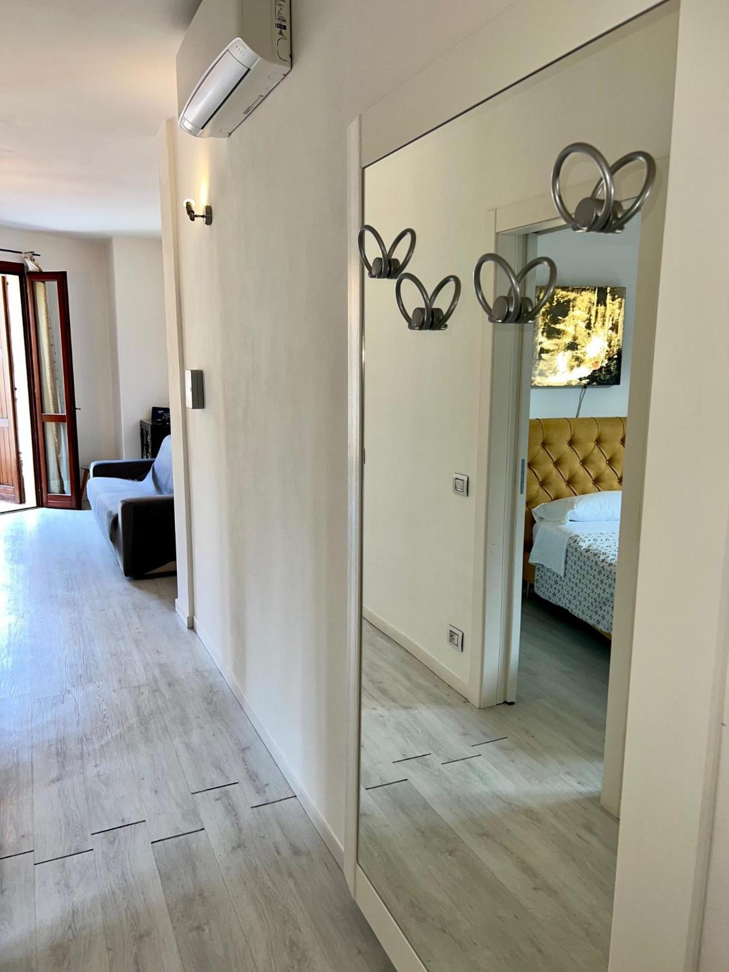 Appartamento Al Castello Padenghe sul Garda Exteriör bild