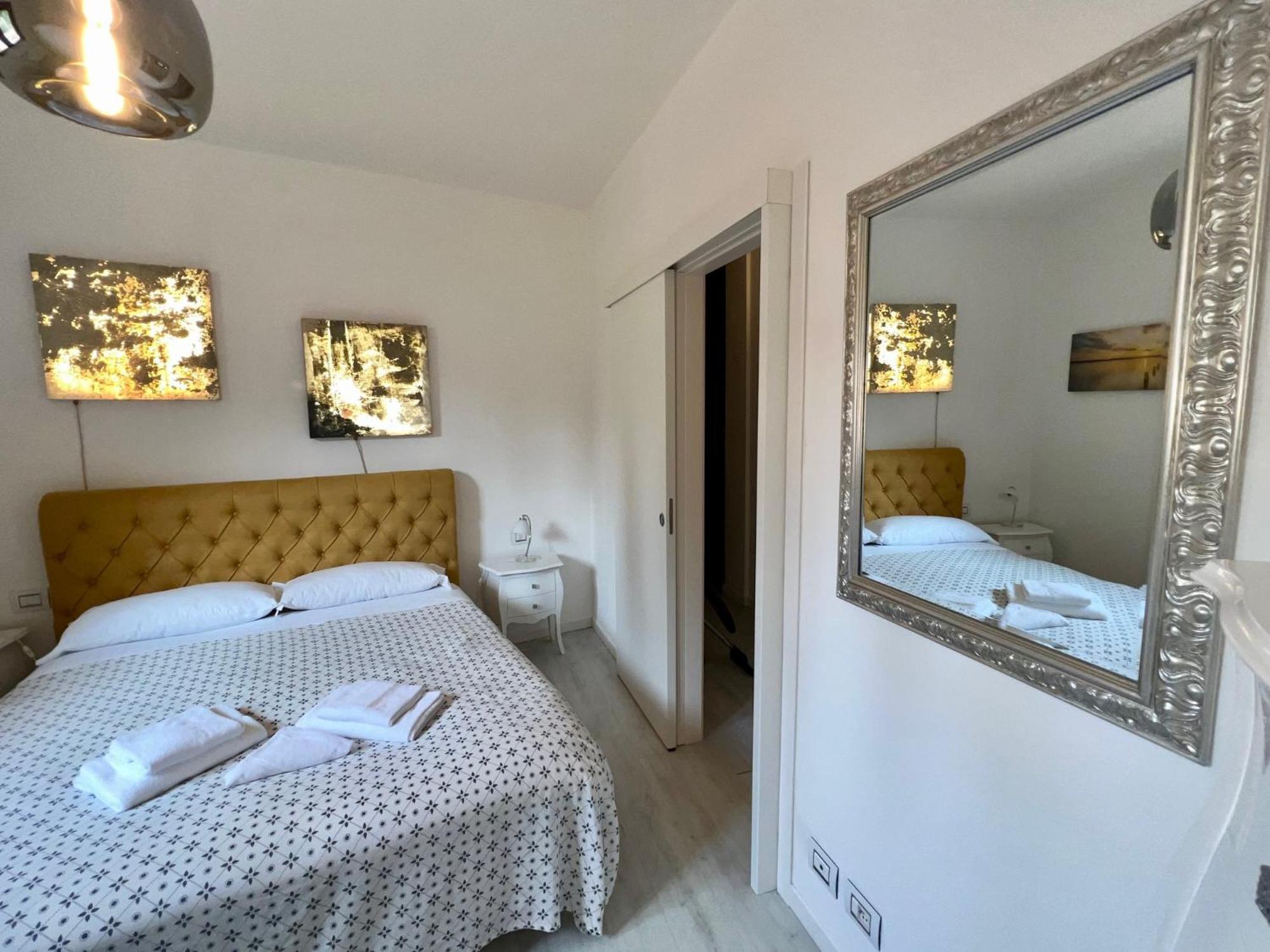 Appartamento Al Castello Padenghe sul Garda Exteriör bild