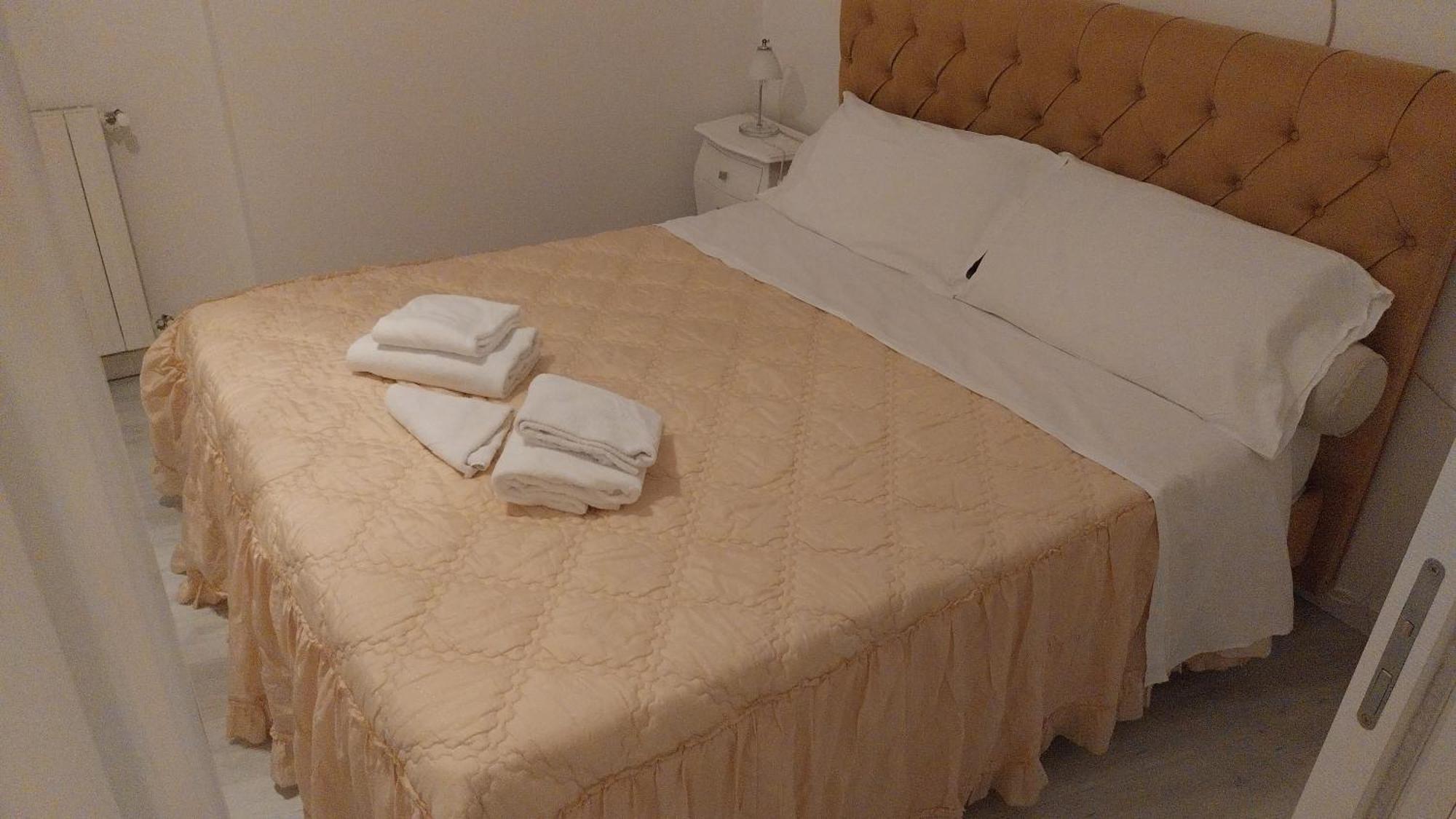 Appartamento Al Castello Padenghe sul Garda Exteriör bild